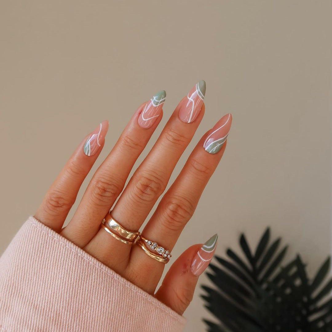 Chic Gradient Press-On Nails for Effortless Style