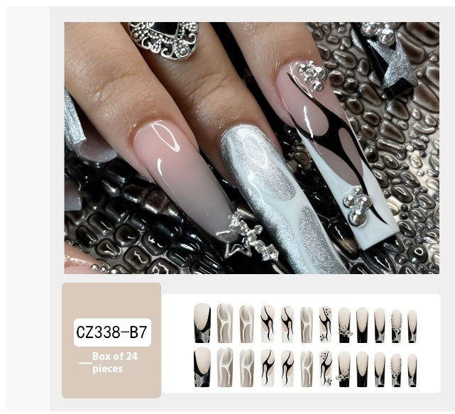 Chic French-Inspired Glitter Ring
